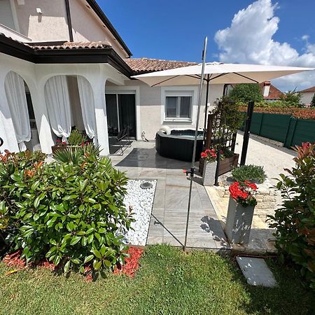 Villa Zonta Apartment Maremi With Private Jacuzzi Buje Buitenkant foto